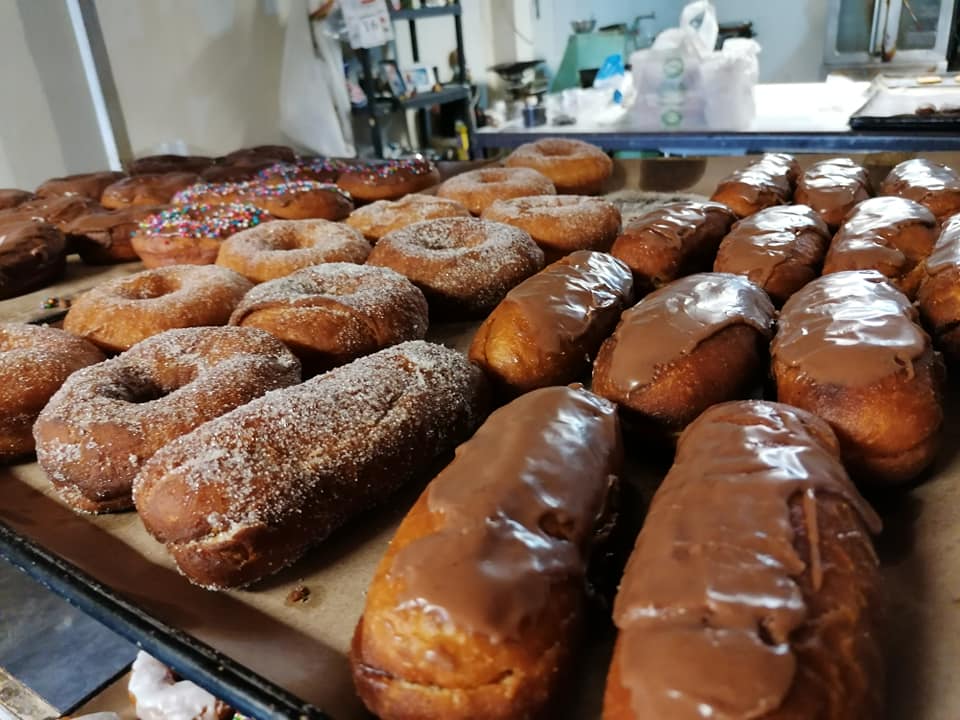 Desde Villa de Seris Panadería y Coyotas Moreno entrega a