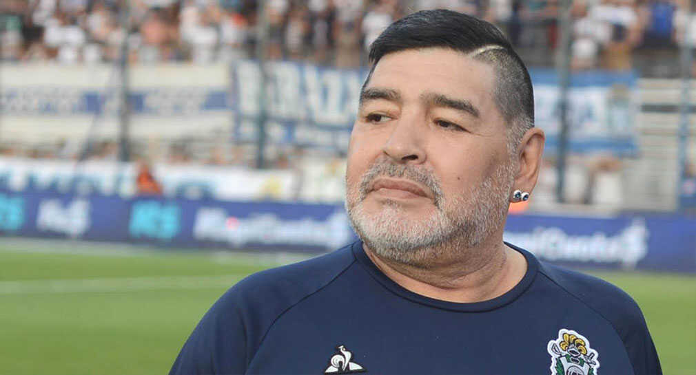 Hackean cuenta de Facebook de Maradona, le ‘manda’ recado a CR7