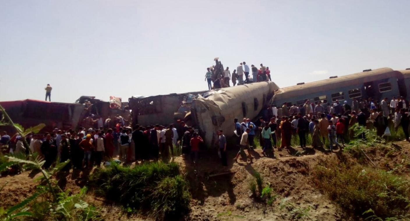 Al menos 32 muertos y decenas de heridos tras choque de dos trenes en