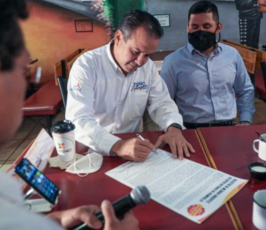 Firma “Toño” Astiazarán acuerdo con comerciantes del centro para atender necesidades urgentes del primer cuadro de Hermosillo