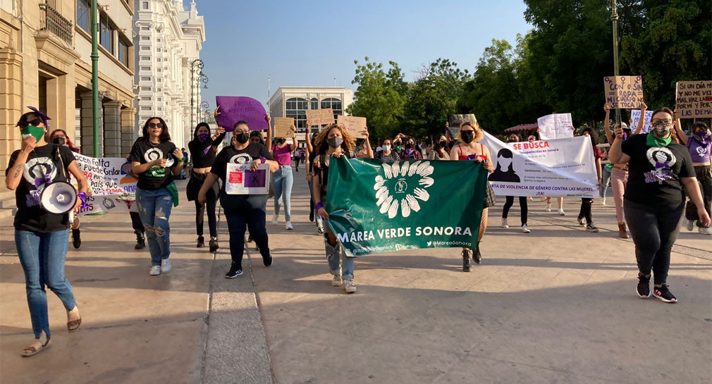 “Todas Estamos En Peligro”: Colectiva Marea Verde Sonora Se Manifiesta ...