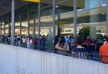 “Llueven” en Nuevo León reportes de retraso de apertura de casillas y falta de funcionarios en las mismas