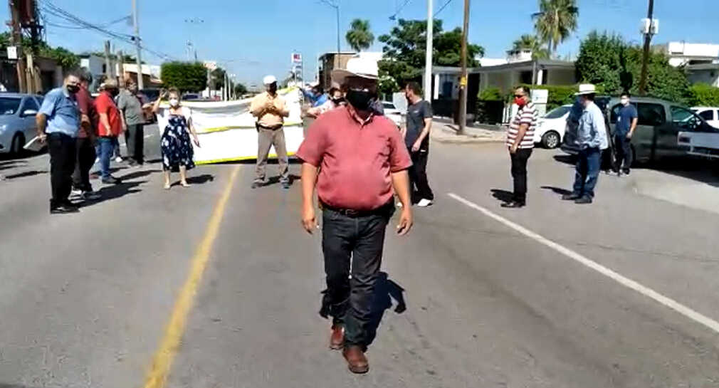 Instalan en la colonia Modelo rejas metálicas en calle 202; bloquean y  afectan a más personas, señala comité de vecinos - Proyecto Puente