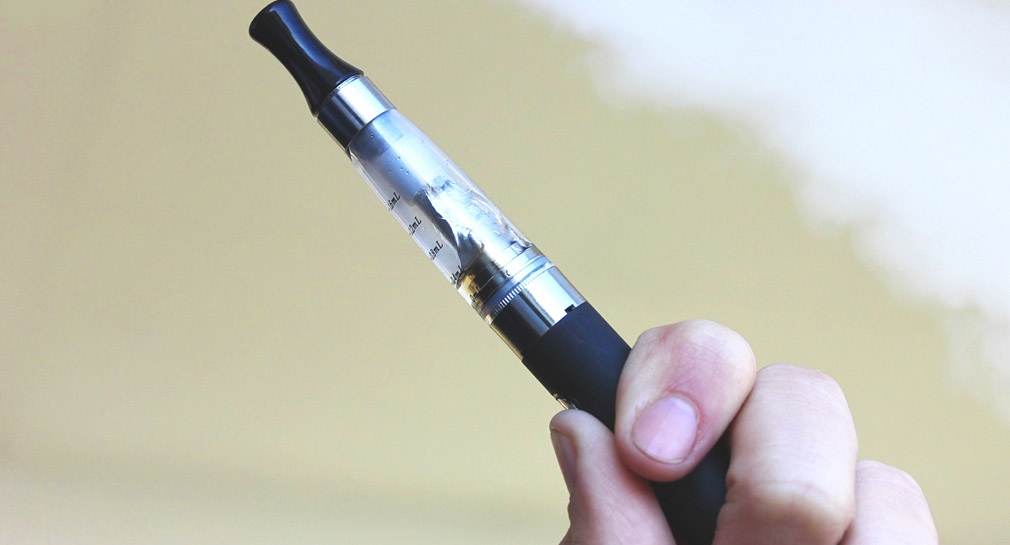 OMS pide prohibir vaporizadores con sabor y controles similares a los del tabaco