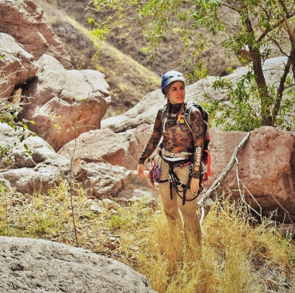 La sonorense Fernanda Pérez participa en Supervivencia al Desnudo de  Discovery Channel; logra salir en primera edición - Proyecto Puente