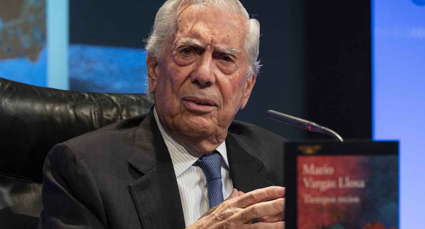 Mario Vargas Llosa es hospitalizado por contagio de covid-19