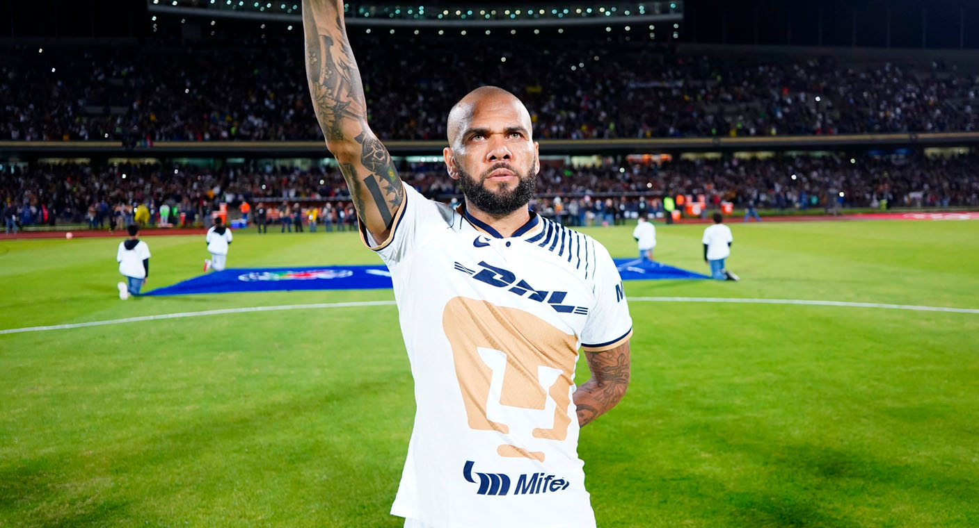Dani Alves acepta proceso por violación tras meses en la cárcel; quiere ir a juicio cuanto antes