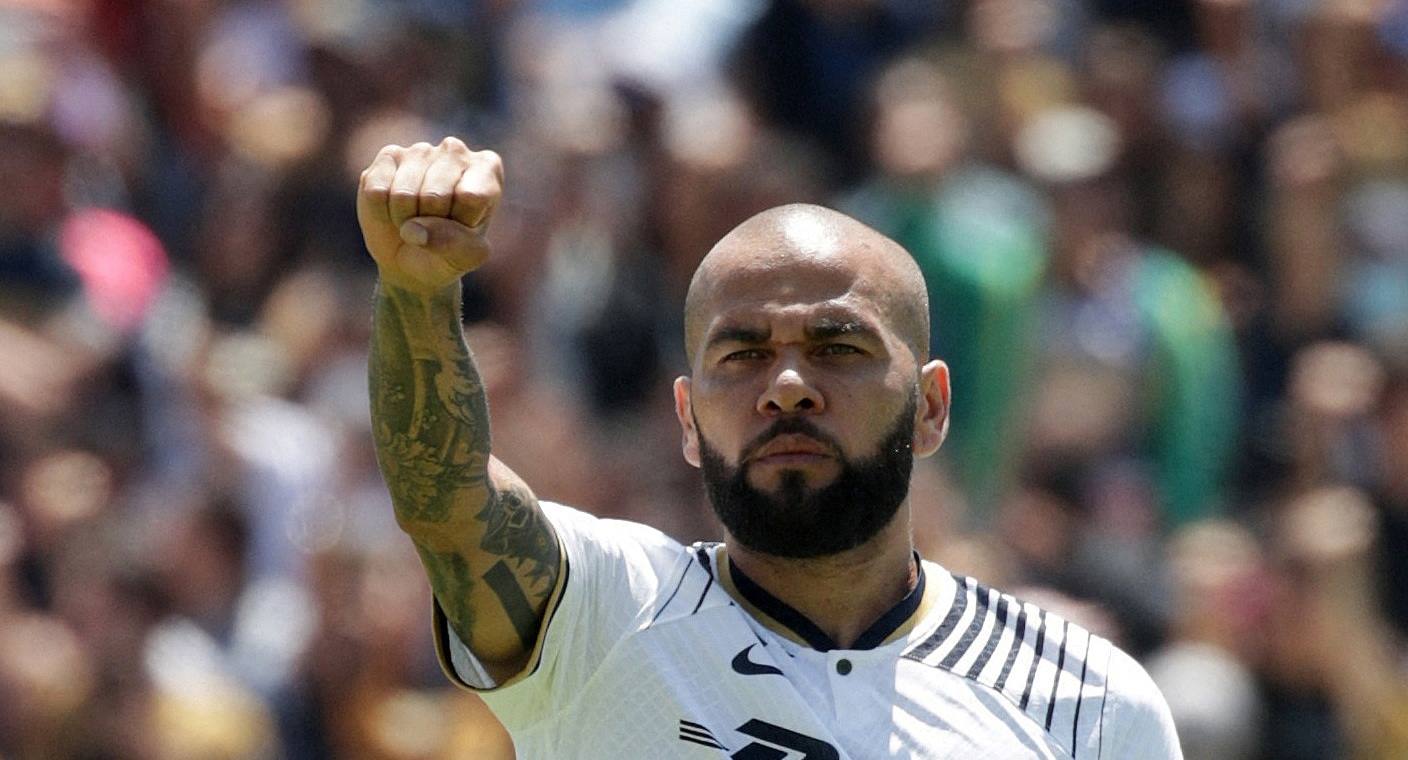 Por salud de Dani Alves, activan el protocolo de emergencias en la cárcel