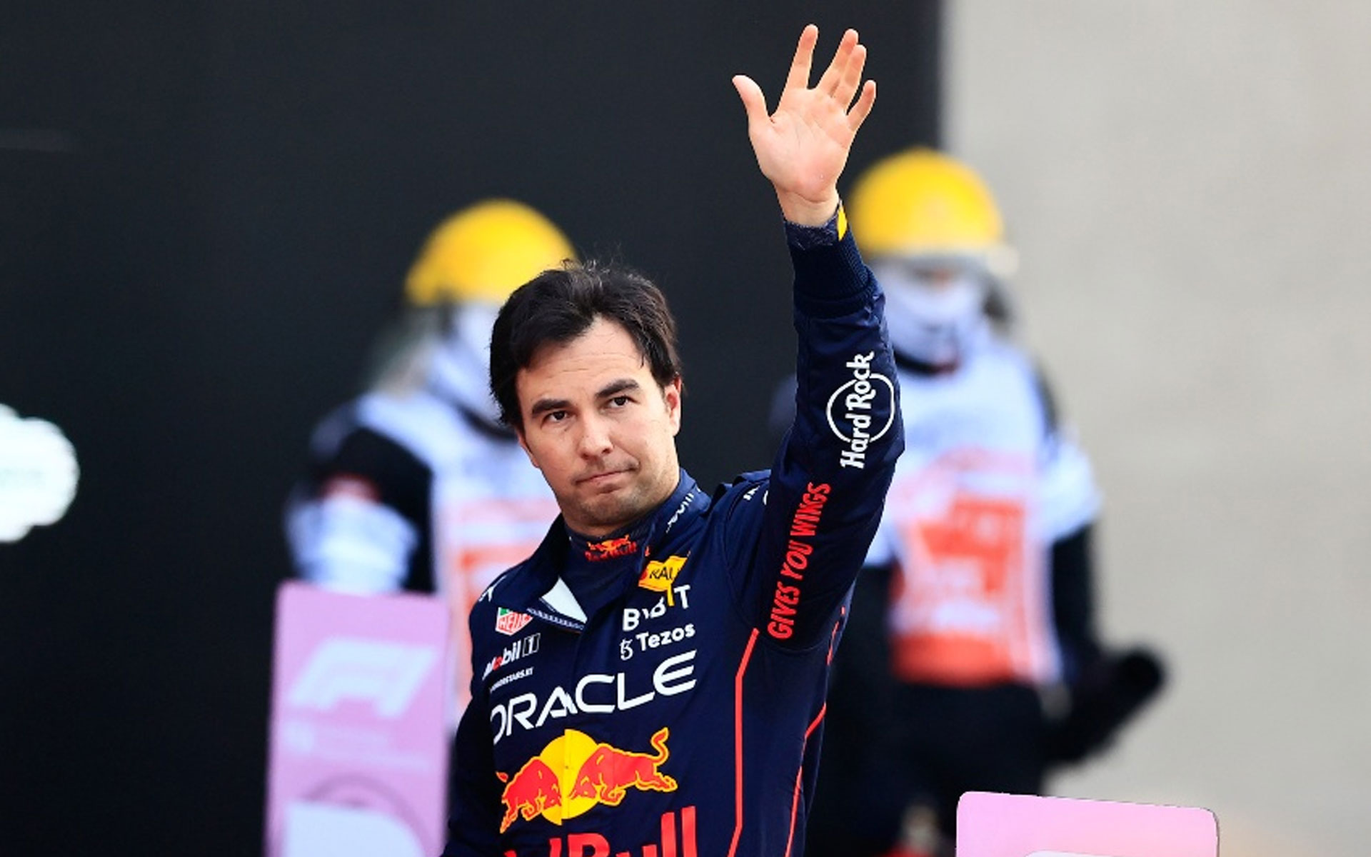 Checo Pérez queda fuera del top 3 de mejores pilotos del 2022