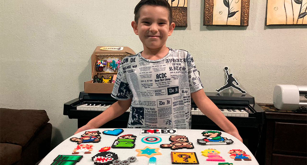 Con 8 años, Leonardo Tánori emprende su negocio de llaveros personalizados en Hermosillo; con diseños desde nombres hasta caricaturas
