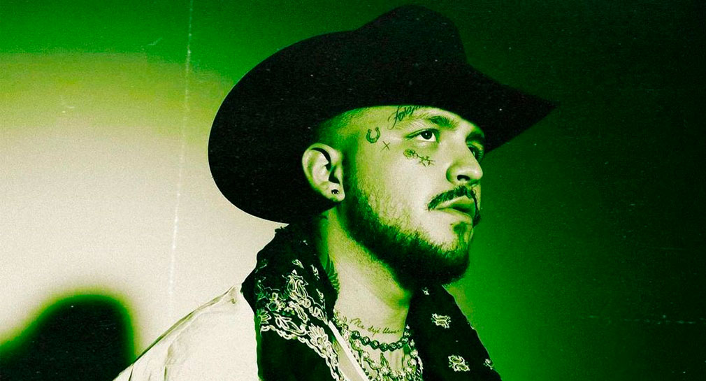 Christian Nodal y su familia acuden a la FGR por acusación de fraude
