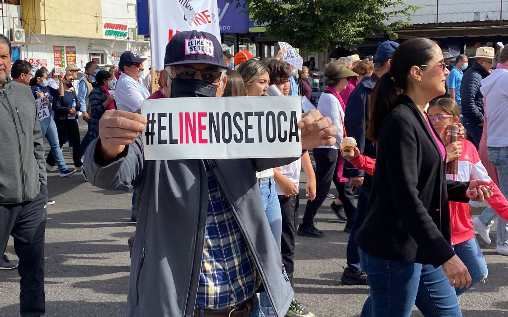 afirman-ciudadanos-de-hermosillo-que-defender-al-ine-los-motiv-a