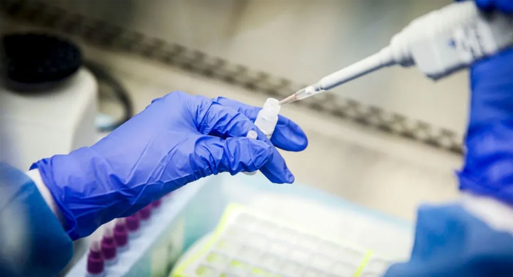 FDA aprueba primera vacuna para el virus respiratorio sincital para personas mayores de 60 años