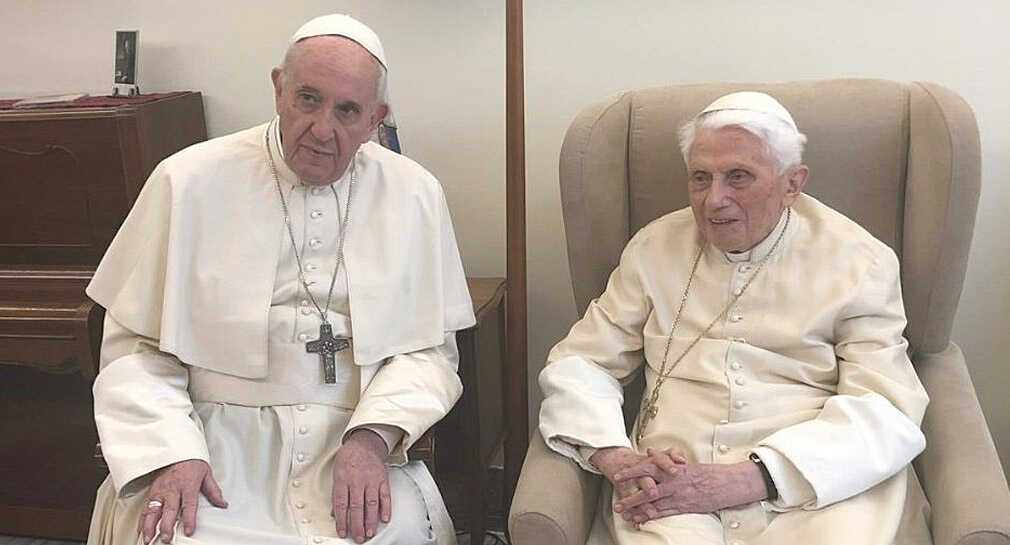 Benedicto XVI en estado grave, pero estable y lucido: Vaticano