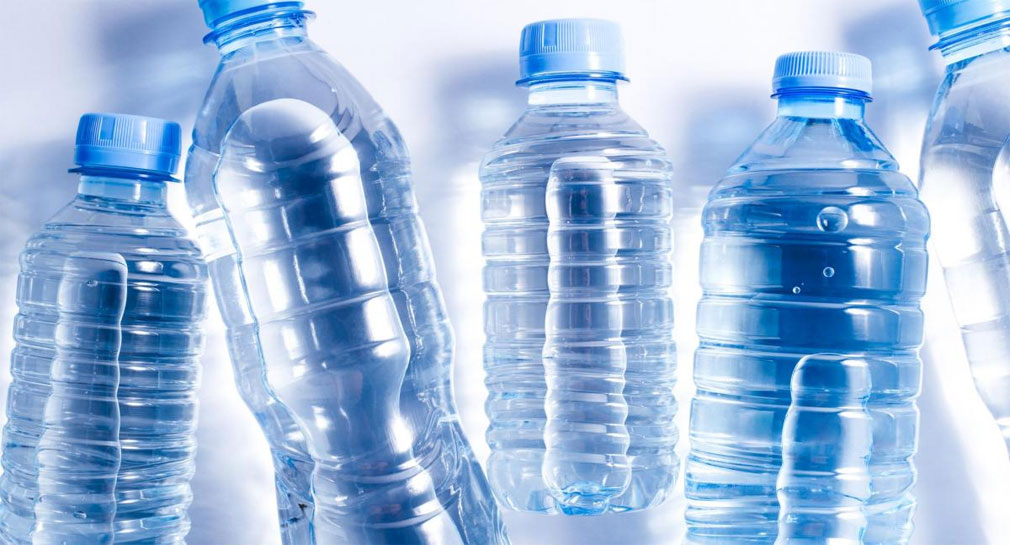 Revela investigación cuál es la bebida más hidratante y no es el agua