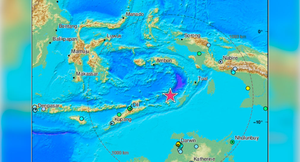 Activan alerta de tsunami tras sismo de magnitud 7.9 en Indonesia