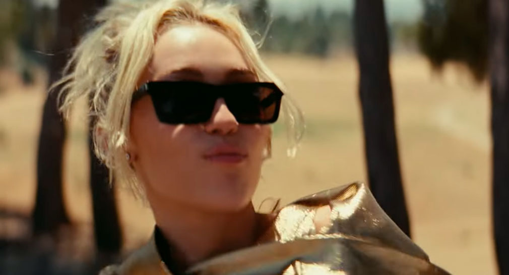 Las mujeres ya no lloran: Miley Cyrus se empodera con “Flowers” y habla de su ex-esposo Liam Hemsworth (VIDEO)