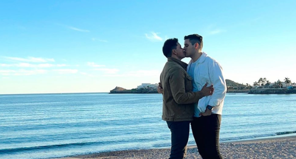 Saúl Quintana y Abraham Mur organizan bodas en Hermosillo; este fin celebraron la suya en San Carlos