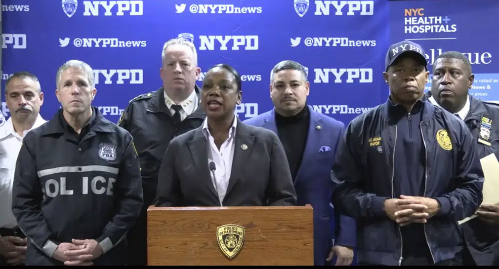Detienen a sujeto que atacó a policías de Nueva York con machete en la víspera de Año Nuevo