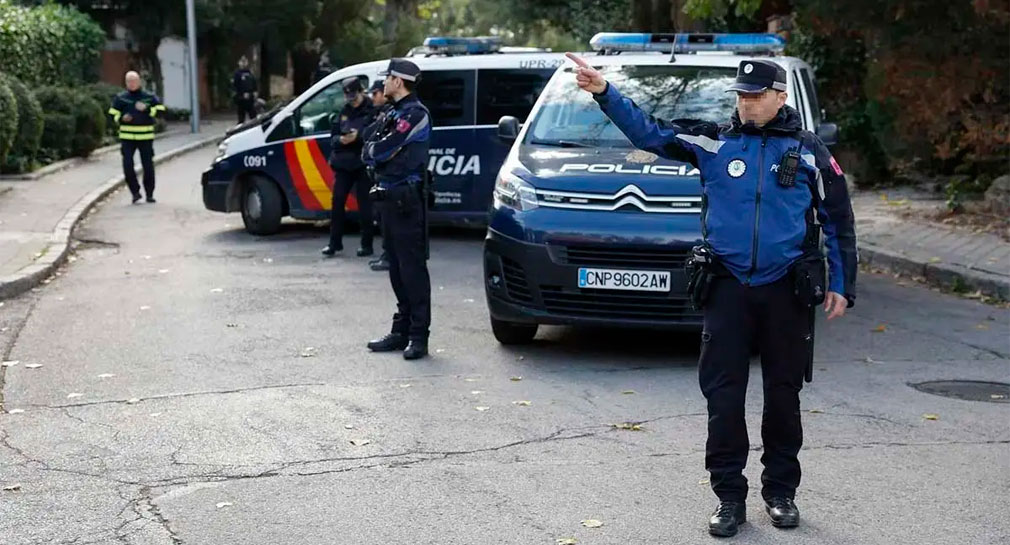 Hombre mata a sacerdote con espada samurái en iglesia de España