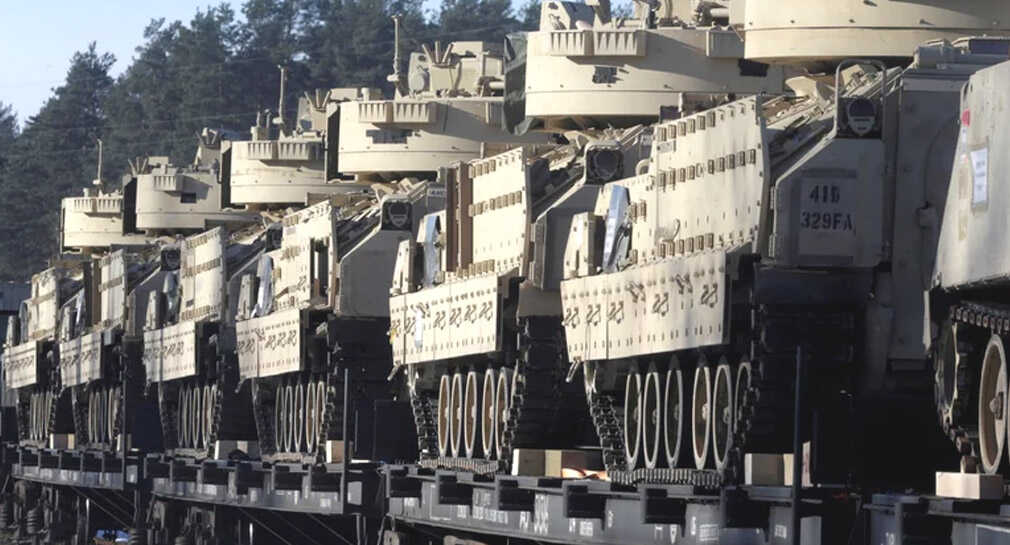 EEUU anuncia una nueva ayuda militar por 3 mil millones de dólares para Ucrania que incluye autos blindados Bradley