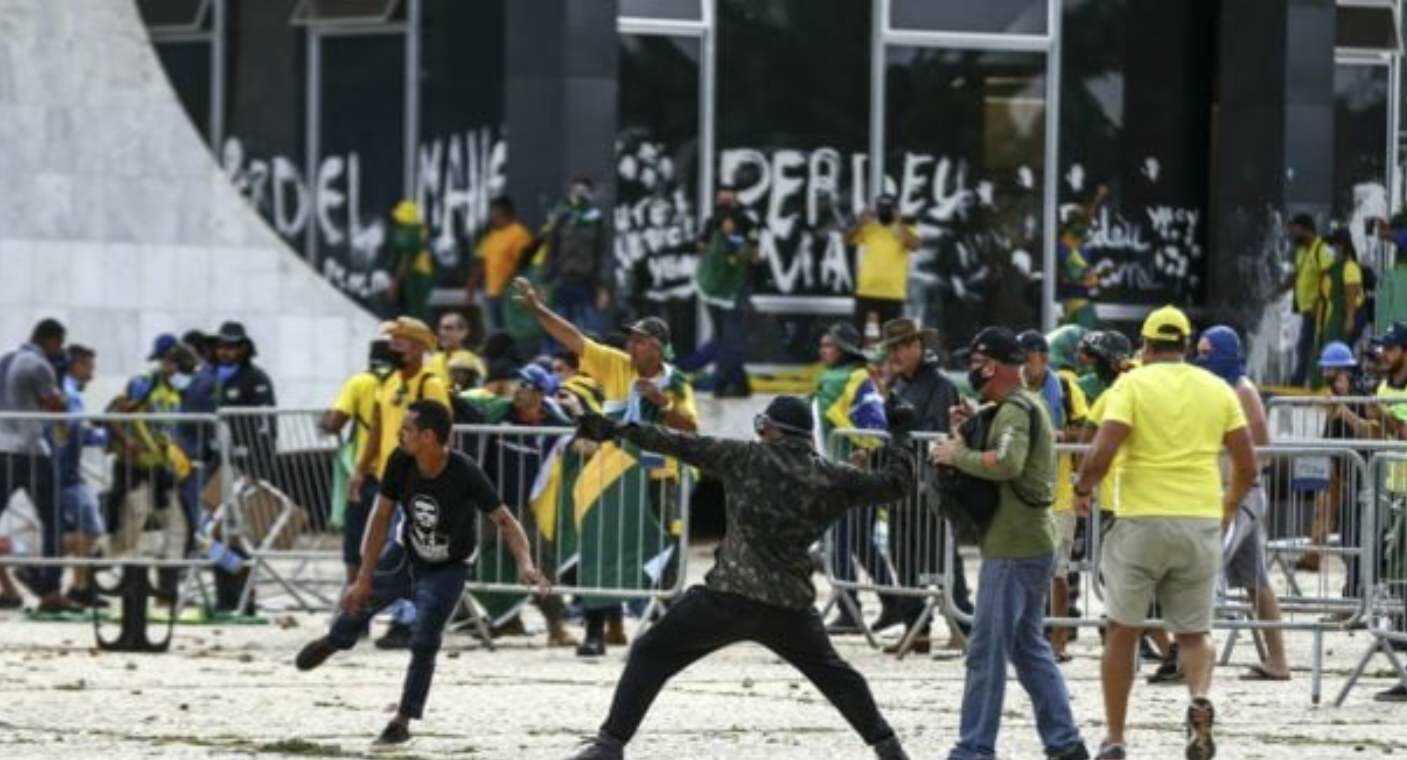 Lula culpa a Bolsonaro por actos fascistas; policía recupera control del Congreso, Presidencia y Supremo de Brasil