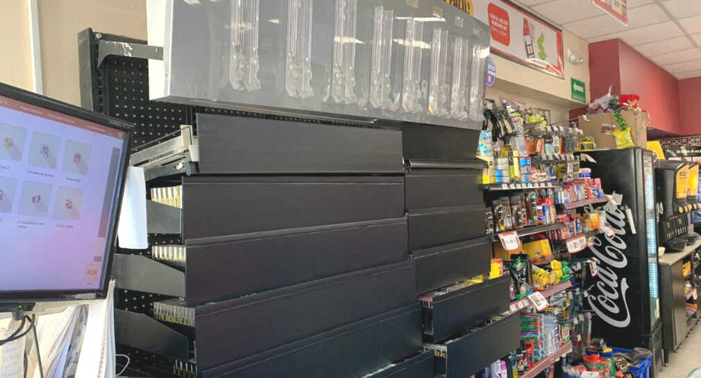 Ciudadanos en Hermosillo aprueban se elimine exhibición de cigarros en tiendas; comerciantes consideran que venta no disminuirá