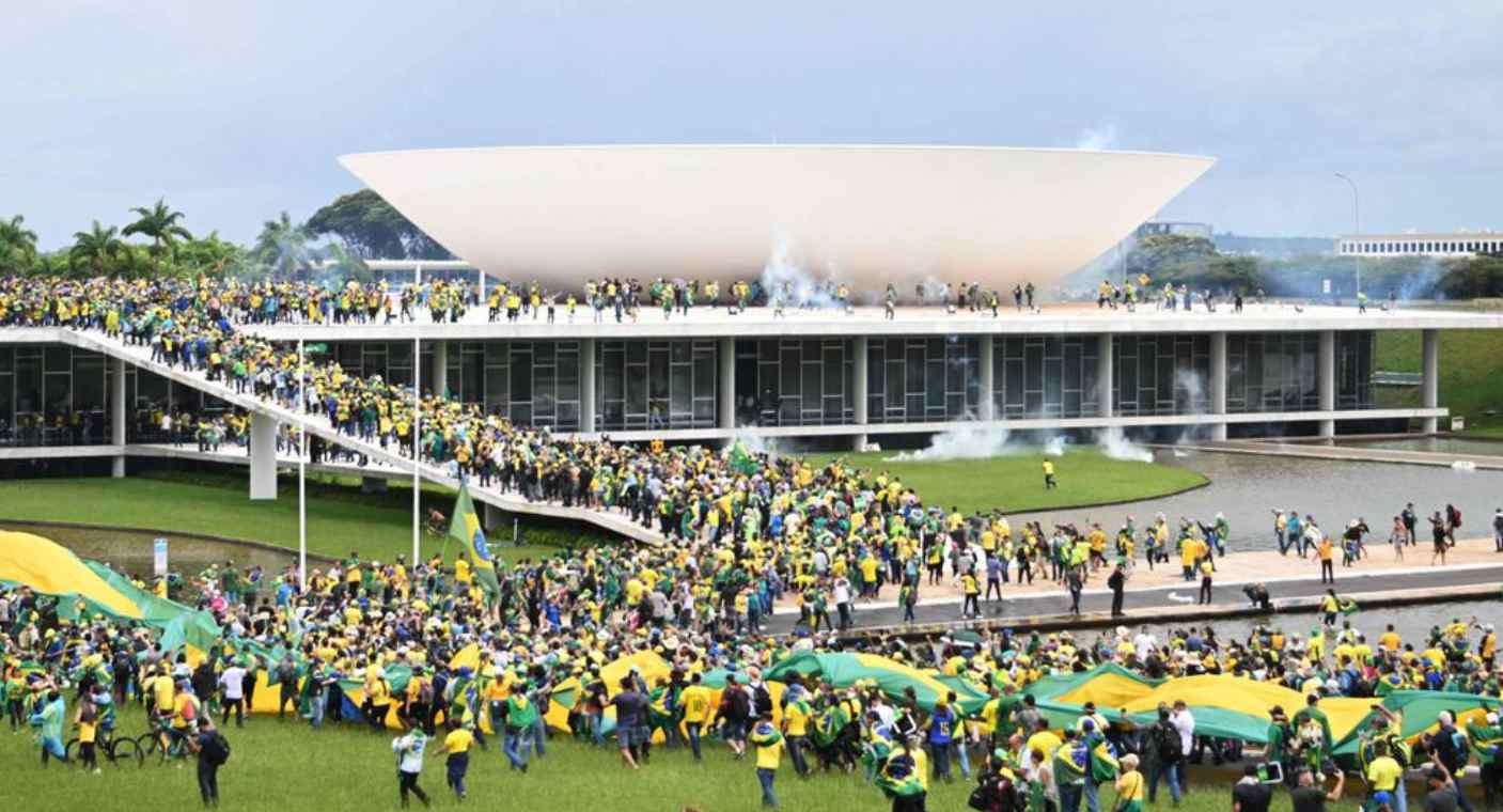 Partidarios de Bolsonaro invaden el Congreso de Brasil y denuncian intento de golpe de Estado; AMLO y líderes mundiales respaldan a Lula