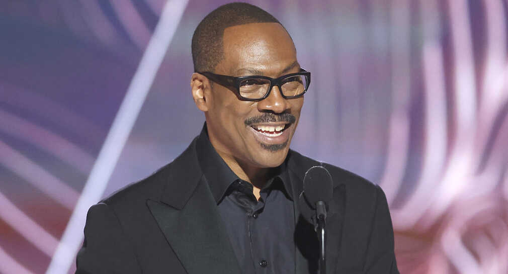 Eddie Murphy bromea en Globos de Oro 2023 sobre bofetada de Will Smith a Chris Rock en los Óscar (VIDEO)