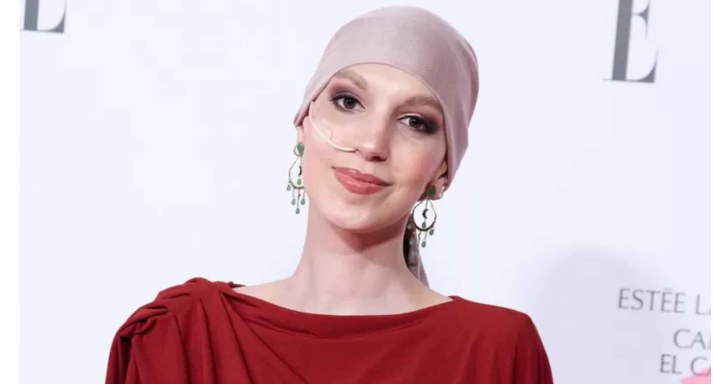 Muere Elena Huelva, española que visibilizó en redes su batalla con el cáncer