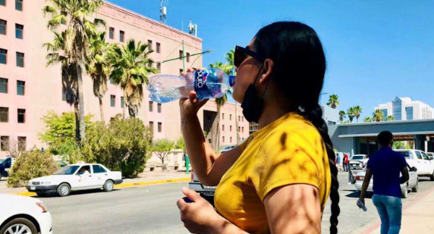 Secretaría de Salud exhorta a la población a consumir agua durante la época de frío