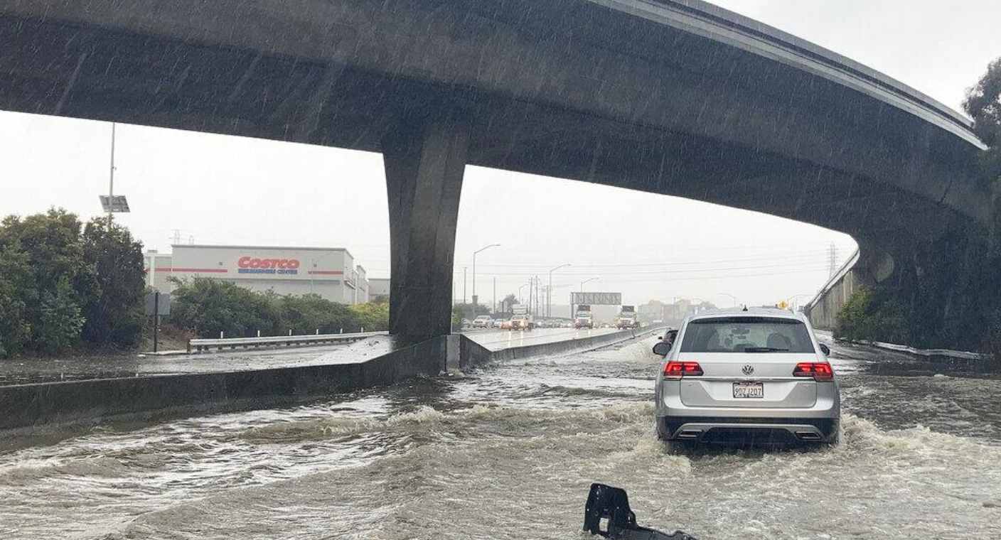 Tormenta se acerca a California y advierten inundaciones