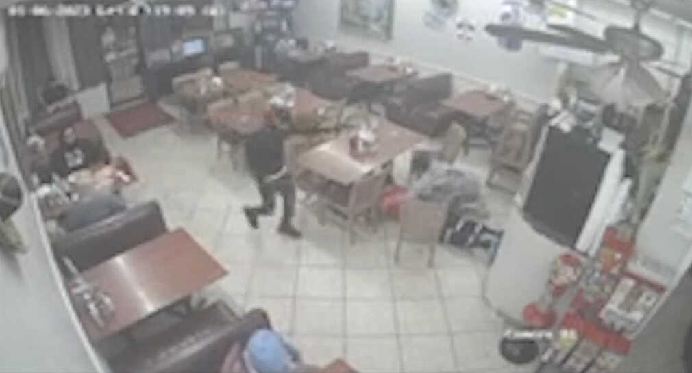 Matan a hombre que intentó asaltar taquería con una pistola de juguete en Houston, Texas (VIDEO)