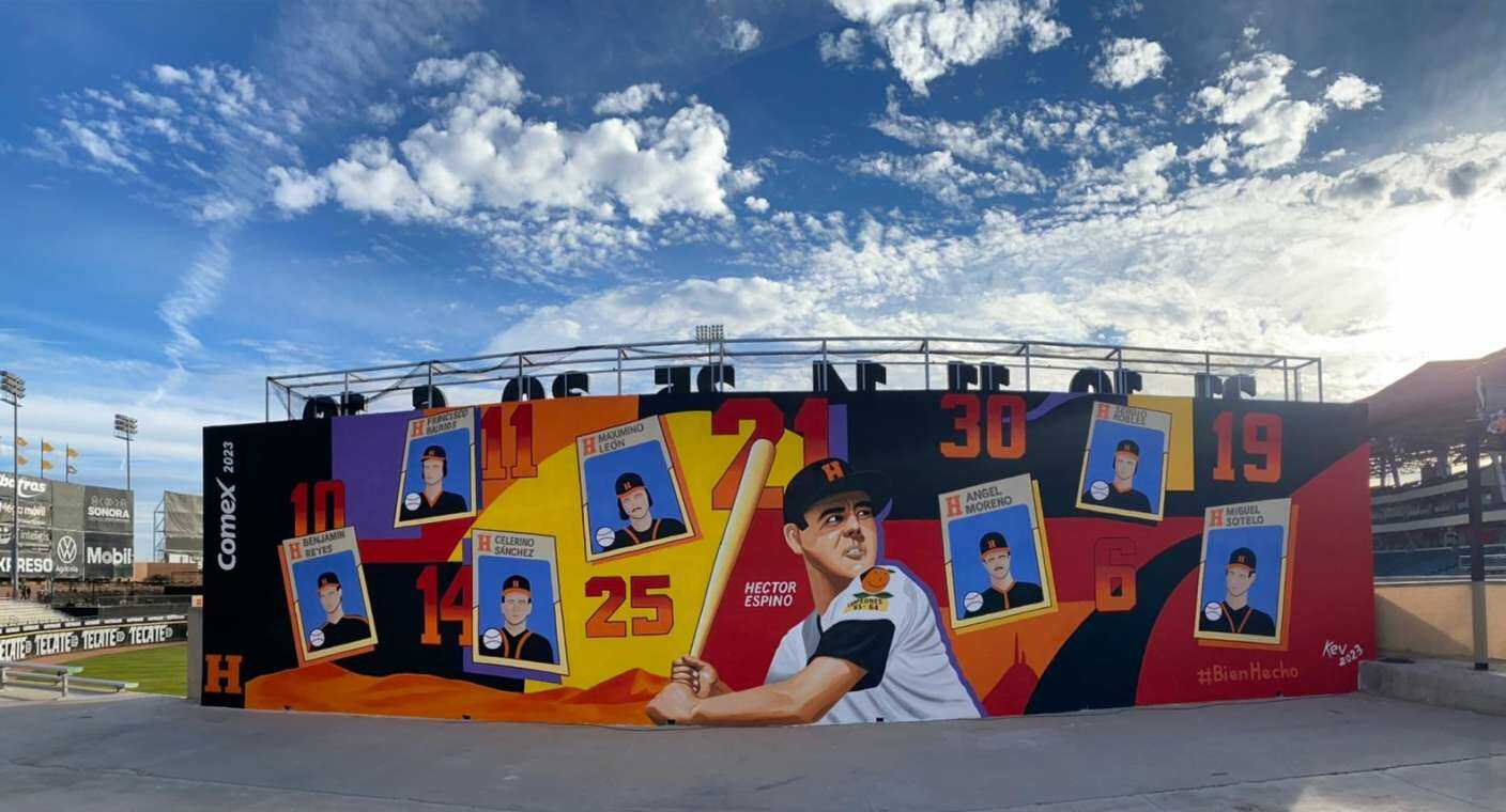 El artista Kevin Moreno y Daniel Bayliss, dibujante de cómics, inmortalizaron a leyendas del beisbol en un mural del Estadio Sonora