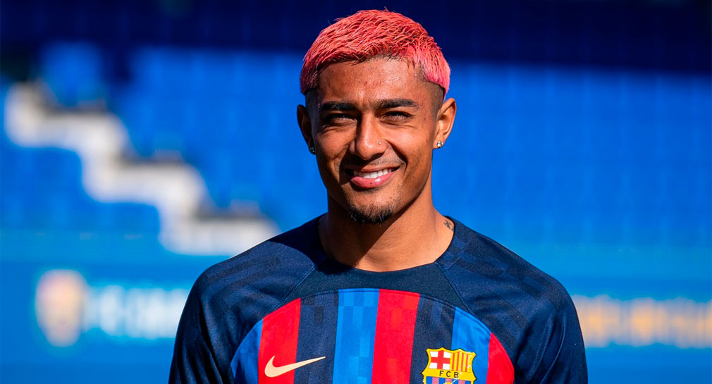 Barcelona hace oficial la llegada del mexicano Julián Araujo, con contrato por 3 temporadas