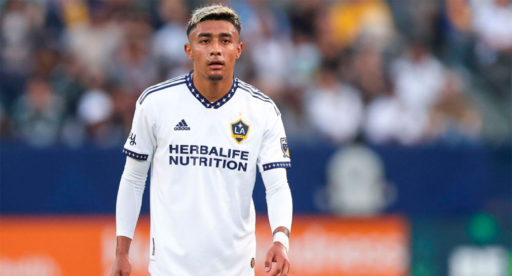 Mexicano Julián Araujo se queda a 18 segundos de jugar en el Barcelona, FIFA no autoriza fichaje