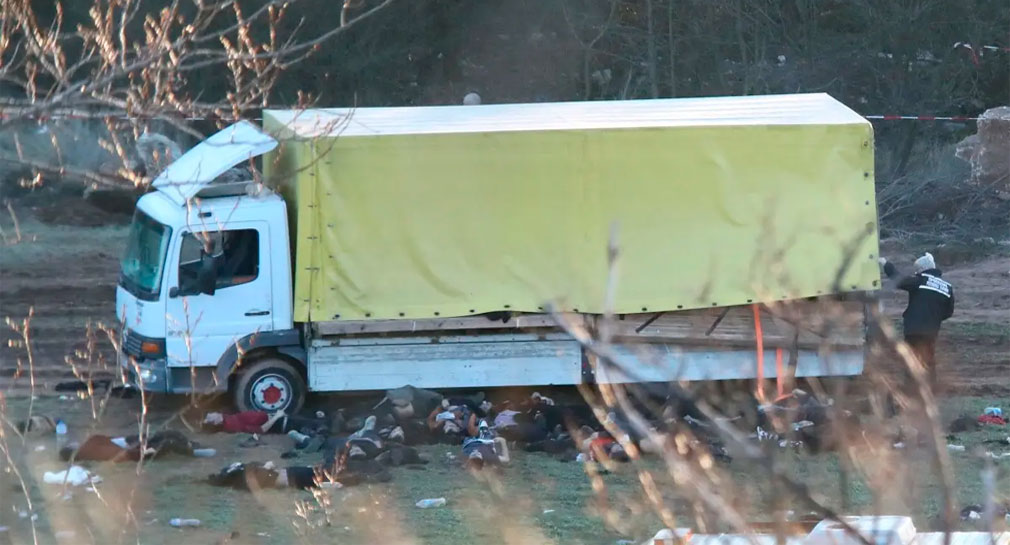 Mueren asfixiados 18 inmigrantes en camión abandonado en Bulgaria, otros 12 son hallados con vida