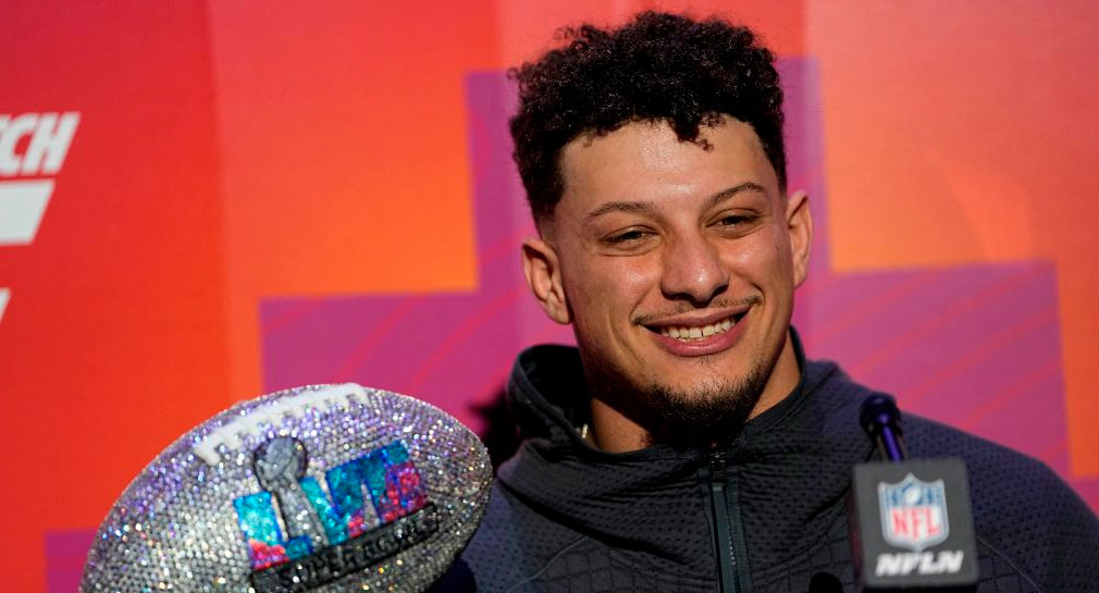 Patrick Mahomes, quarterback de los Chiefs, afirma que una lesión no lo dejará fuera del Super Bowl