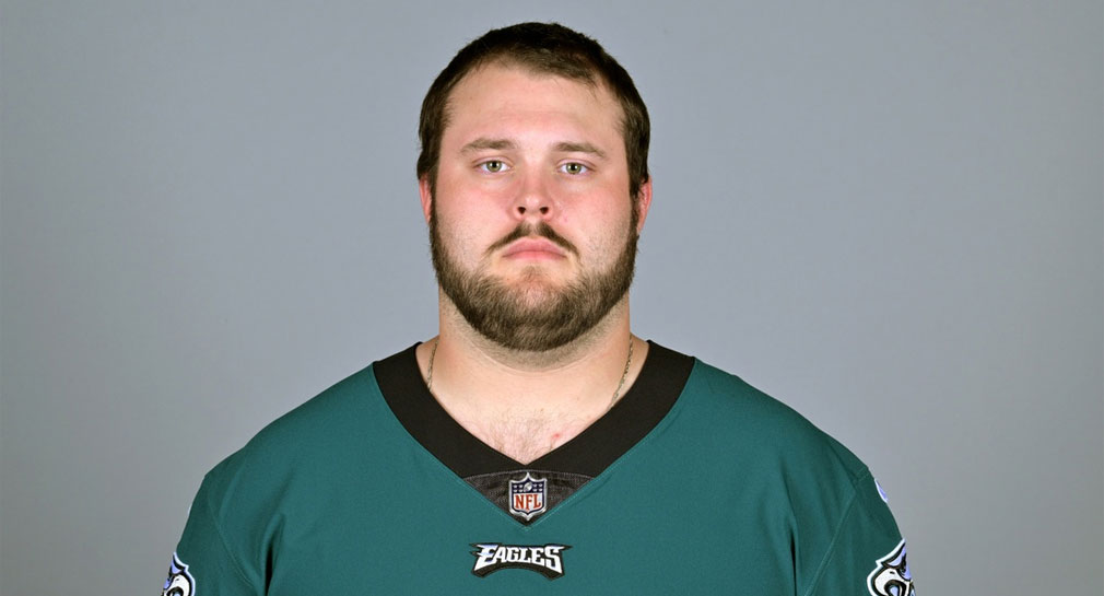 A días de jugar el Super Bowl, Josh Sills, de los Eagles, es acusado de abuso y secuestro
