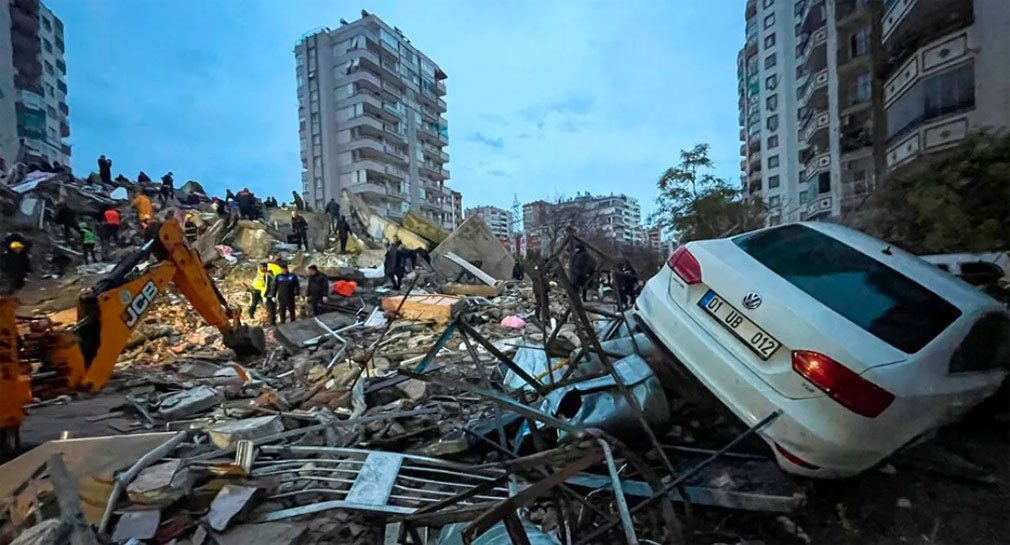 Nuevo sismo sacude Turquía, ahora de magnitud 7.6; piden ayuda de emergencia a la OTAN