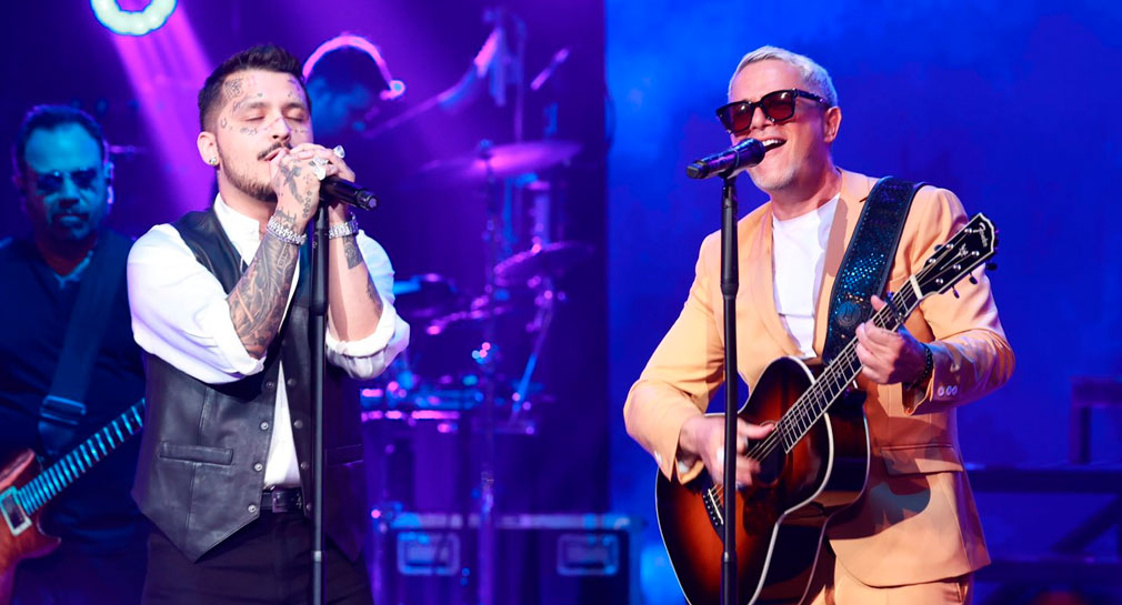 Christian Nodal comparte escenario con Alejandro Sanz (VIDEO)