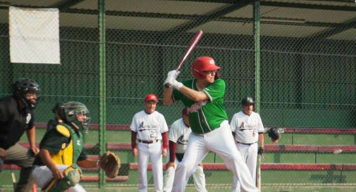 AMLO Juega Con Leyendas Mexicanas Del Beisbol Y Felicita A Mochis Por ...