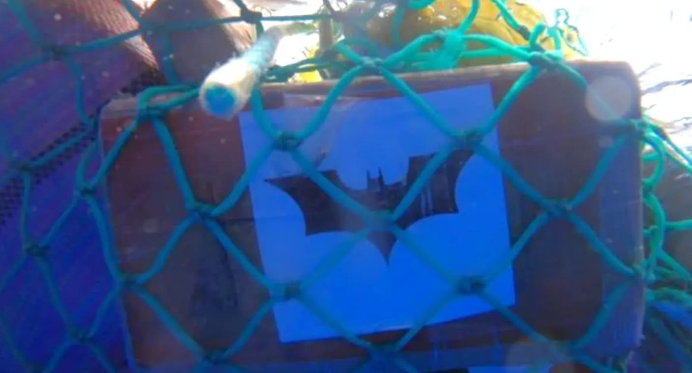 Nueva Zelanda incauta 3.5 toneladas de cocaína en el Océano Pacífico; paquetes flotaban con etiquetas de Batman