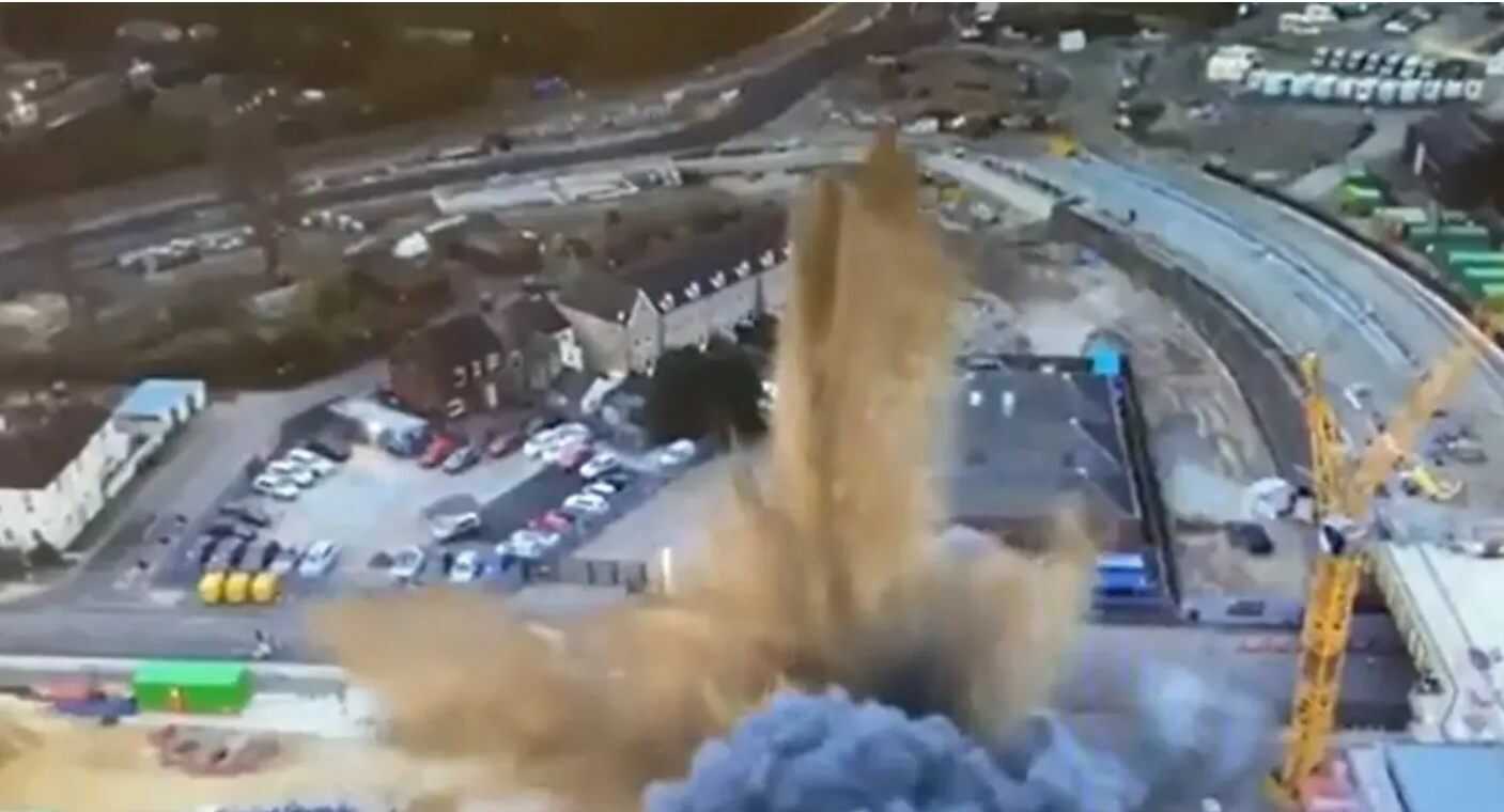 Detona bomba de la II Guerra Mundial en Inglaterra (VIDEO)