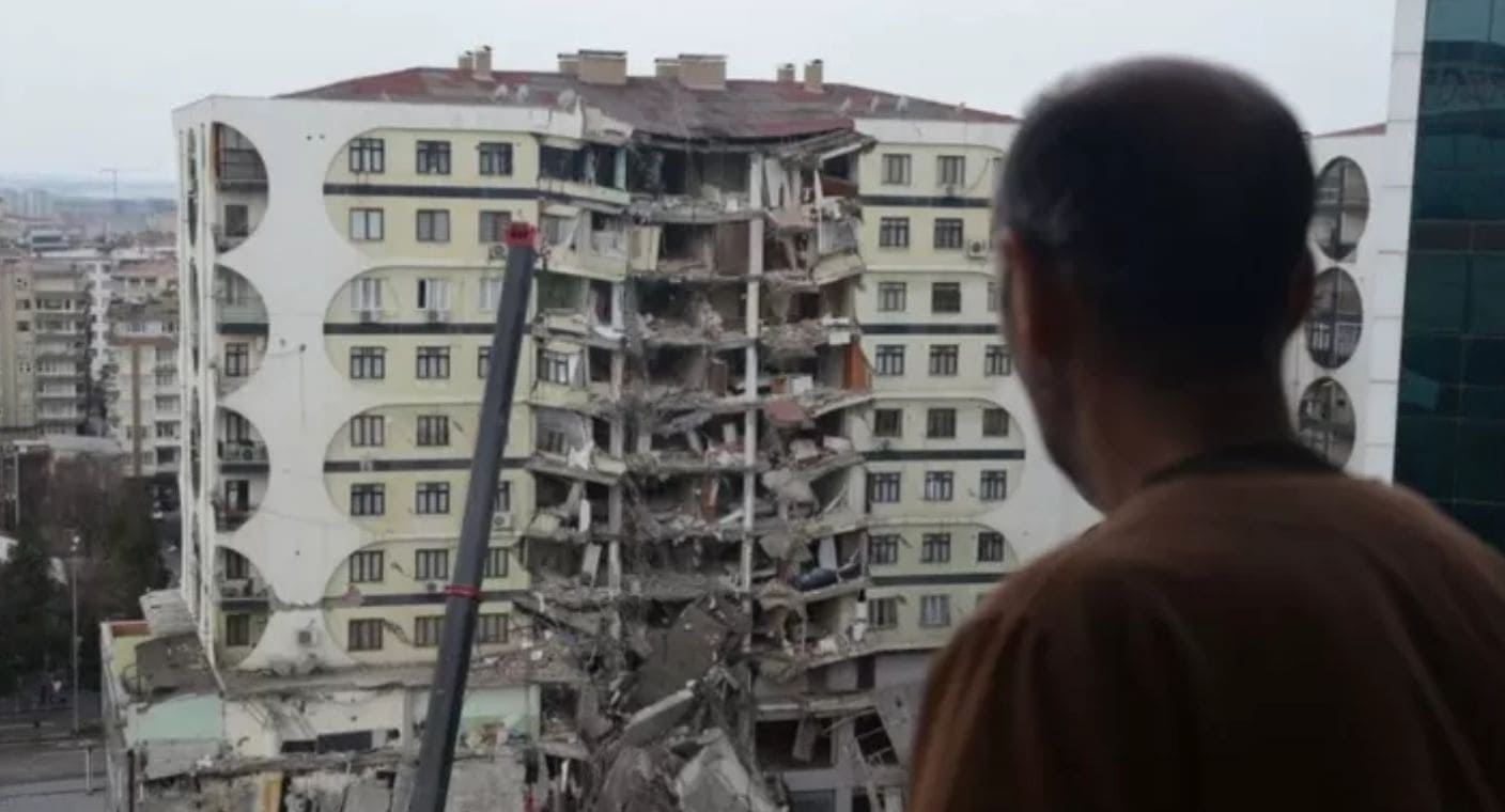 Víctimas de terremotos en Turquía y Siria envían mensajes de voz desde debajo de los escombros para sobrevivir