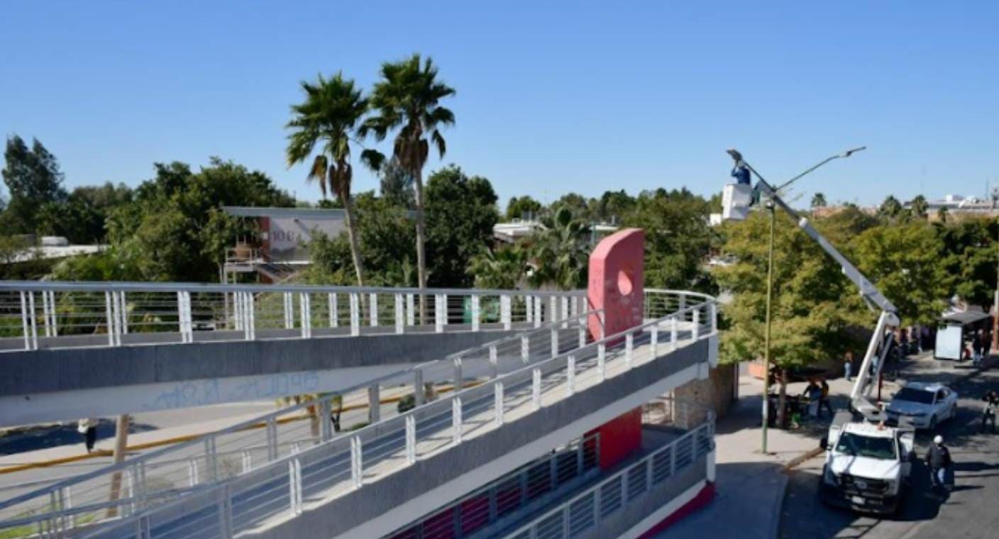 Ayuntamiento de Hermosillo instalará luminarias en puente peatonal entre Unison-Hospital General; costará alrededor de 30 mil pesos