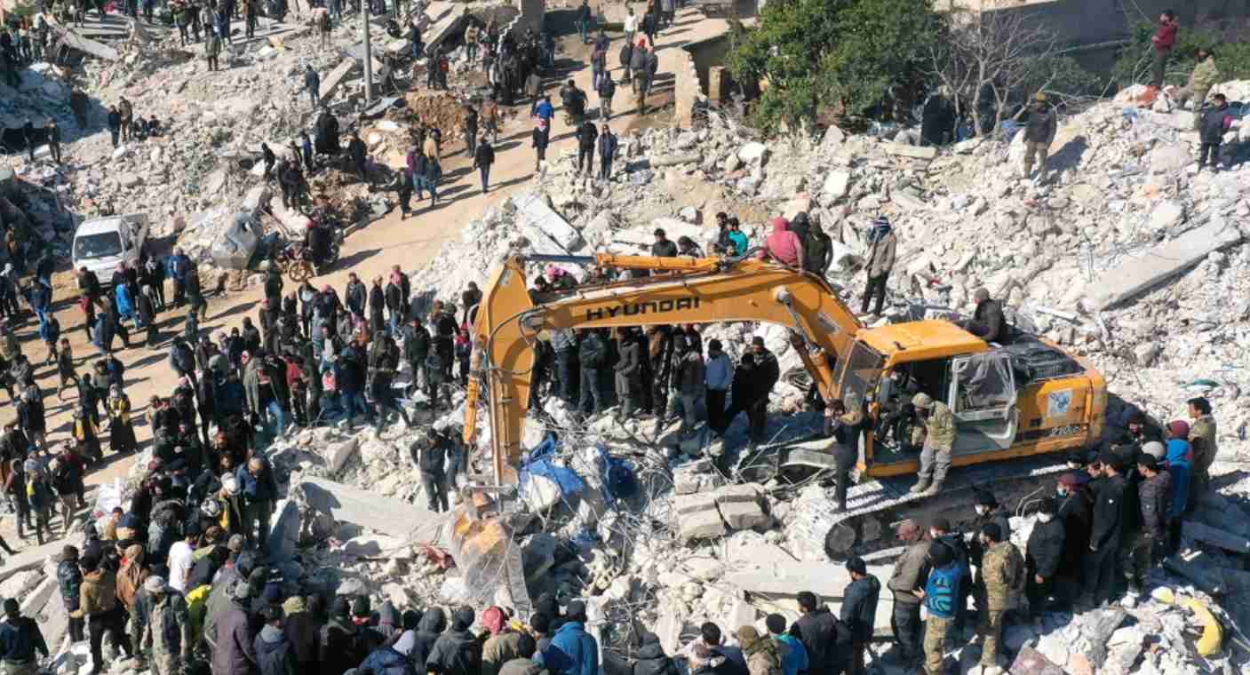 Número de muertos por terremotos entre Turquía y Siria supera los 15 mil