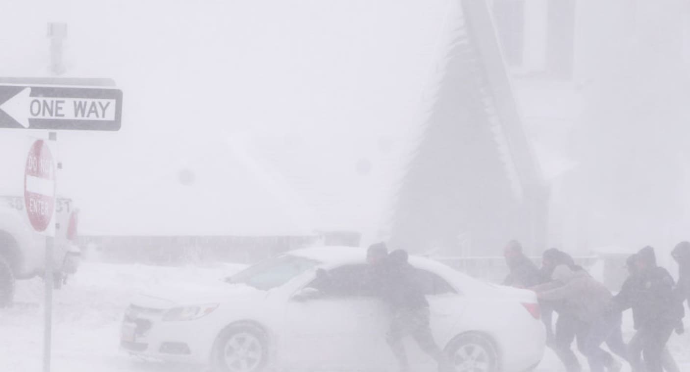 Tormenta invernal en EEUU deja a más de 450 mil personas sin electricidad en cinco estados