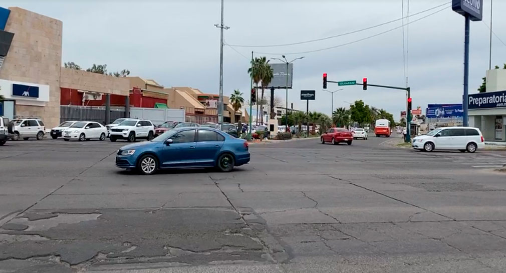Analizará Ayuntamiento duración de semáforo en Navarrete y Solidaridad en Hermosillo; denuncian ciudadanos es poco tiempo y genera tráfico