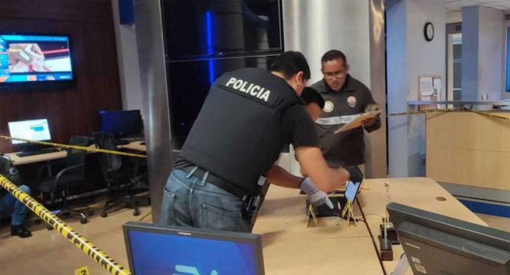 Periodistas ecuatorianos reciben sobres con explosivos; se abre investigación por terrorismo